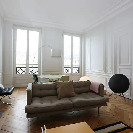 Palais Royal Apartment